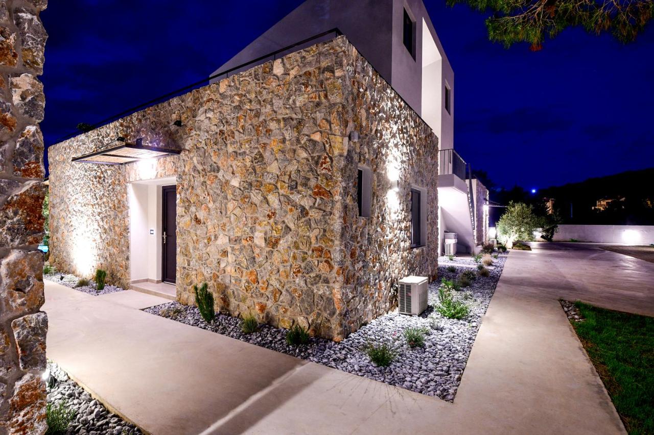 Elies Hotel